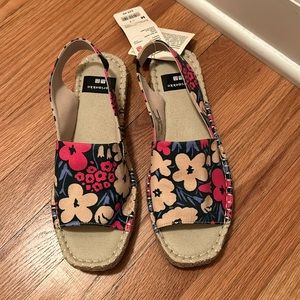 Uniqlo x Marimekko sandals